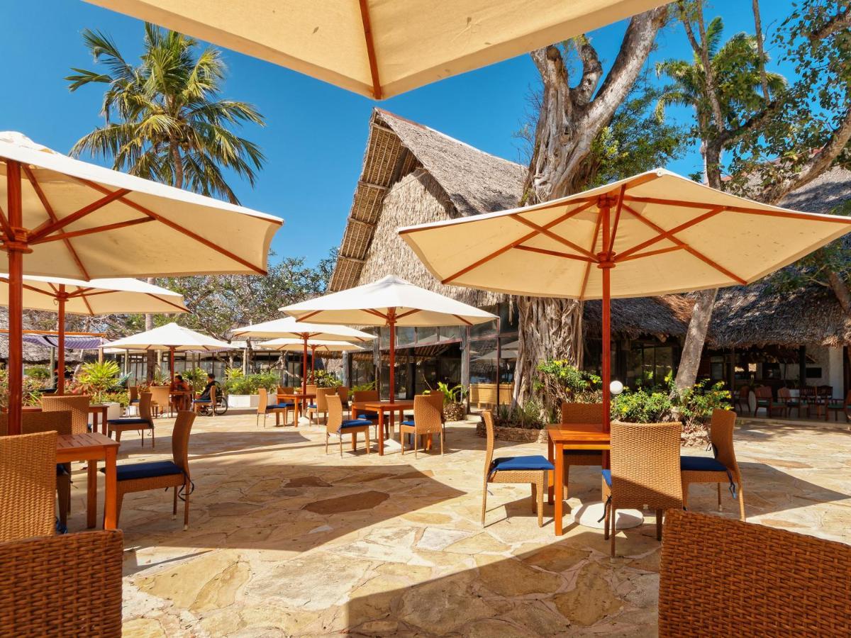 Safari Beach Hotel Diani Beach Bagian luar foto